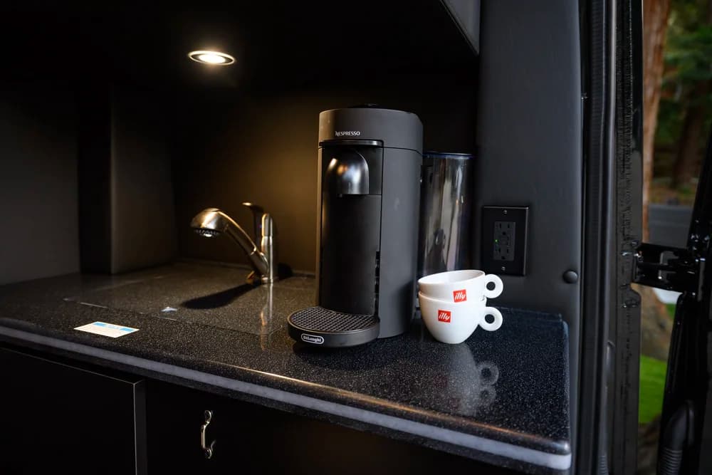 MIOR Sprinter interior detail 65