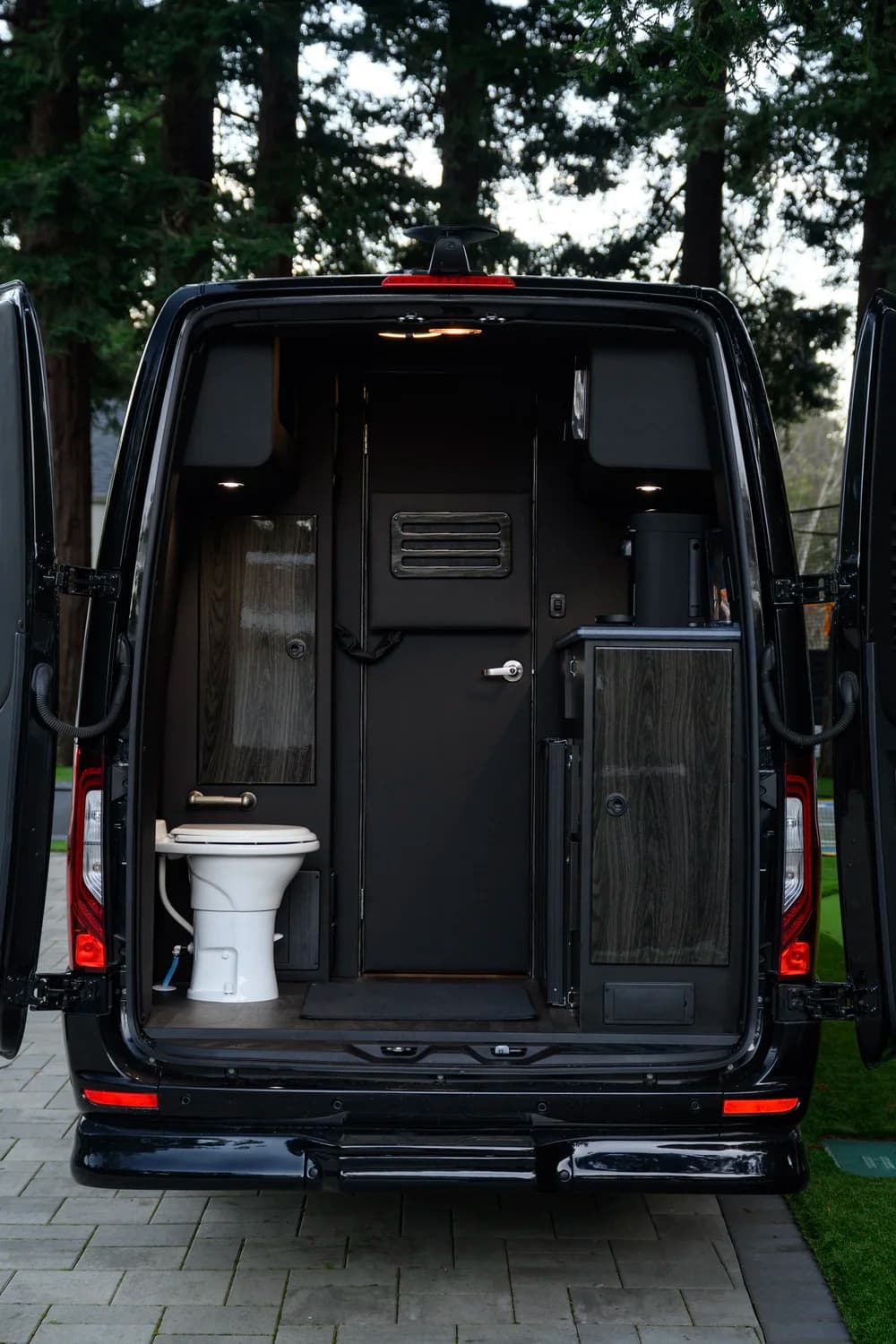 MIOR Sprinter interior detail 89